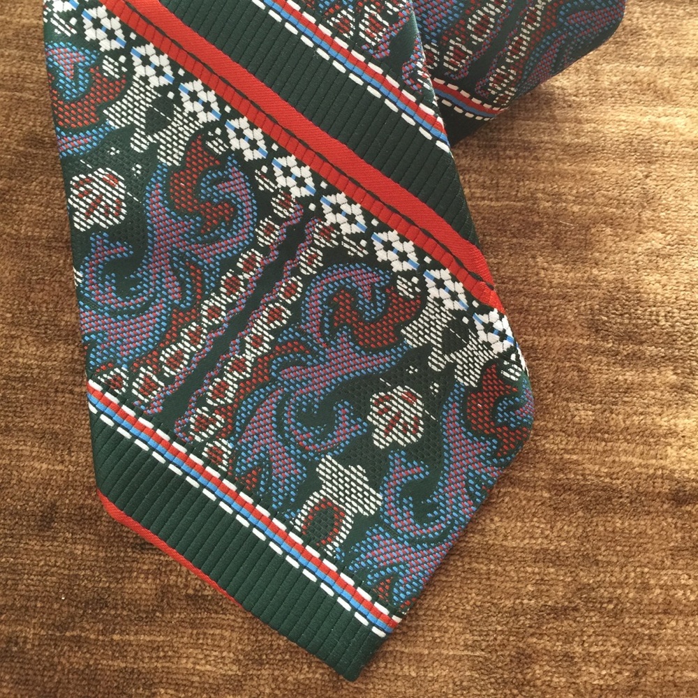 Vintage green retro 70s classic necktie tie